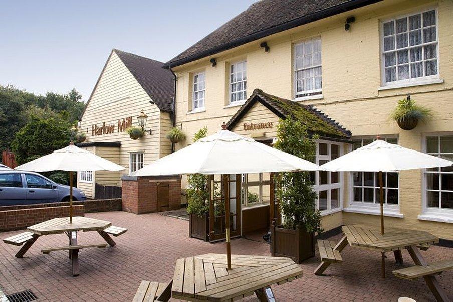 Premier Inn Харлоу Экстерьер фото